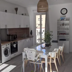 Appartement Lina Zoï, âme Moderne Dans Niçoise Typique, Nice